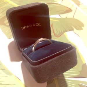 Narrow T&Co atlas ring